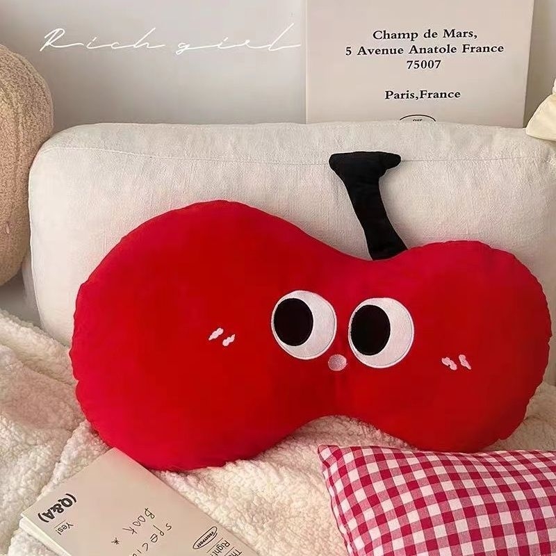 Pliušinis pagalvėlis su kačiuko ir meškiuko motyvu, animacinis siuvinėjimas, mielas stilius, PP medvilnės užpildas