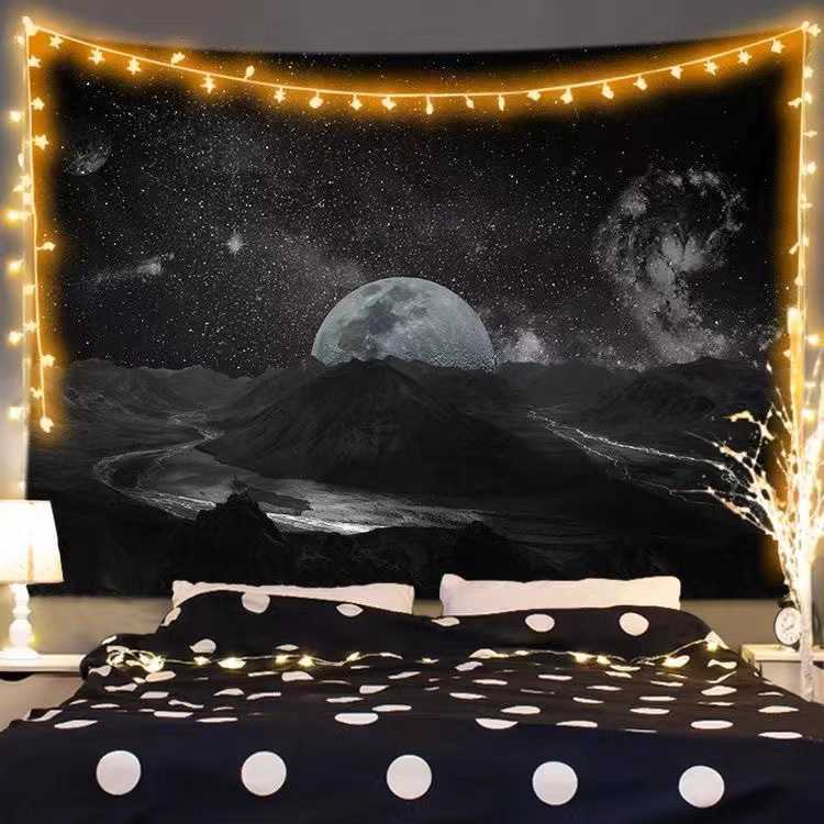 Mėnulio ir žvaigždėtos nakties dizaino sieninis gobelenas, pūkuotas poliesterio audinys, stačiakampio formos, šiuolaikinis minimalistinis stilius, skaitmeninis šilumos pernešimas, tinkamas svetainei ar miegamajam