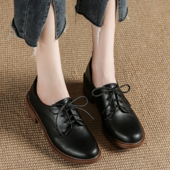 Μπρόγκ Παπούτσια με εξωτερικό από γνήσιο δέρμα, στρογγυλή μύτη, μεσαίο ύψος τακουνιού 3-5 εκ, αντιολισθητική σόλα, πάτος από πρώτη στρώση δέρματος