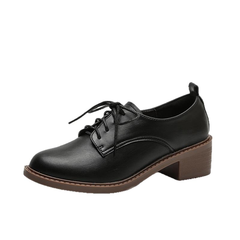 Brogue cipők valódi bőrből, kerek orr, 3-5 cm középmagas sarok, csúszásmentes talp, első réteg bőrből talpbetét