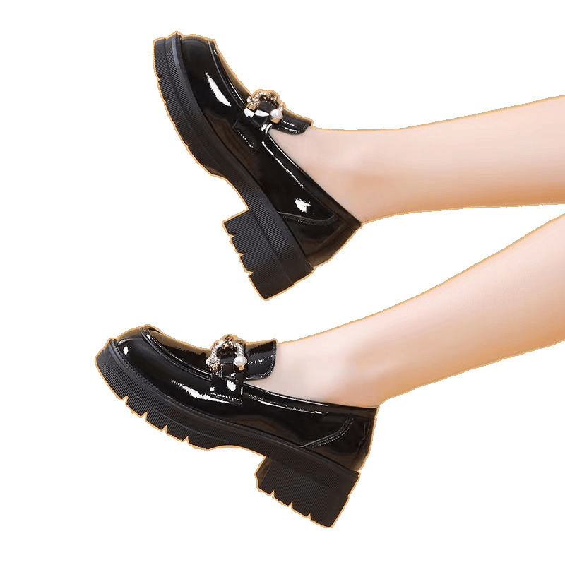 Női loaferok – kerek orr, PU felső rész, 3–5 cm-es vastag sarkú, gumitalp, csatos slip-on