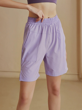 Moterys greitai džiūstantys sportiniai šortai bėgimui ir treniruotėms, poliesteris, capri ilgis, kasdienis sportinis stilius