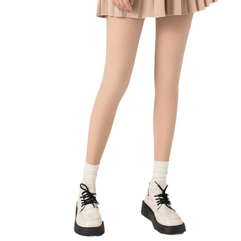 Nailono–spandekso audinys su stora fleece viduje, aukštas elastumas, siauras siluetas, vientisas raštas, rudens–žiemos 2024