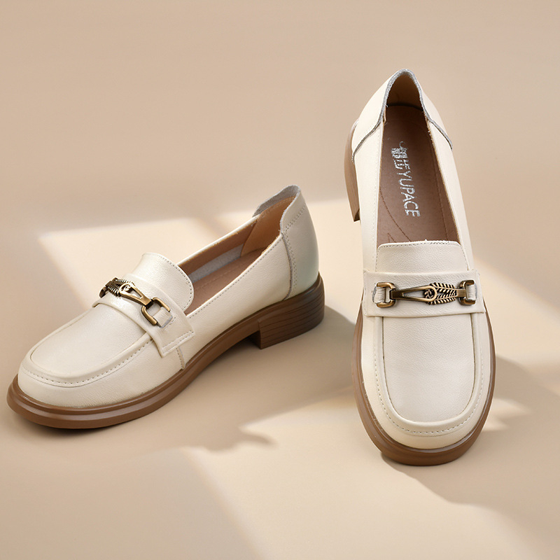 Дамски лоуфъри от естествена кожа, slip-on, кръгъл нос, френски стил, среден ток 3-5 cm