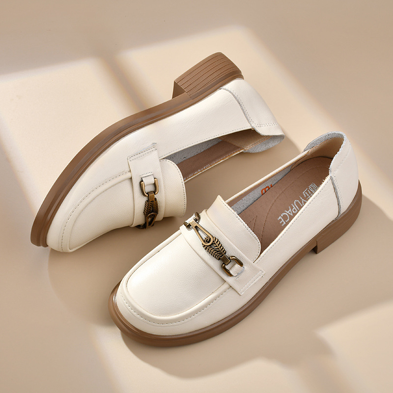 Дамски лоуфъри от естествена кожа, slip-on, кръгъл нос, френски стил, среден ток 3-5 cm