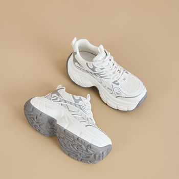 Γυναικείες αθλητικές με πλατφόρμα - Δέσιμο με κορδόνια, Άνω μέρος: Super Fiber, Εσωτερικό: δίχτυ, Σόλα: Πολυουρεθάνη, Πλατφόρμα 6-8 cm