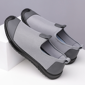 Vyriski slip-on bateliai iš tinklo viršaus, kvėpuojantys, su kaukolės raštu, žemas profilis, gumos padas