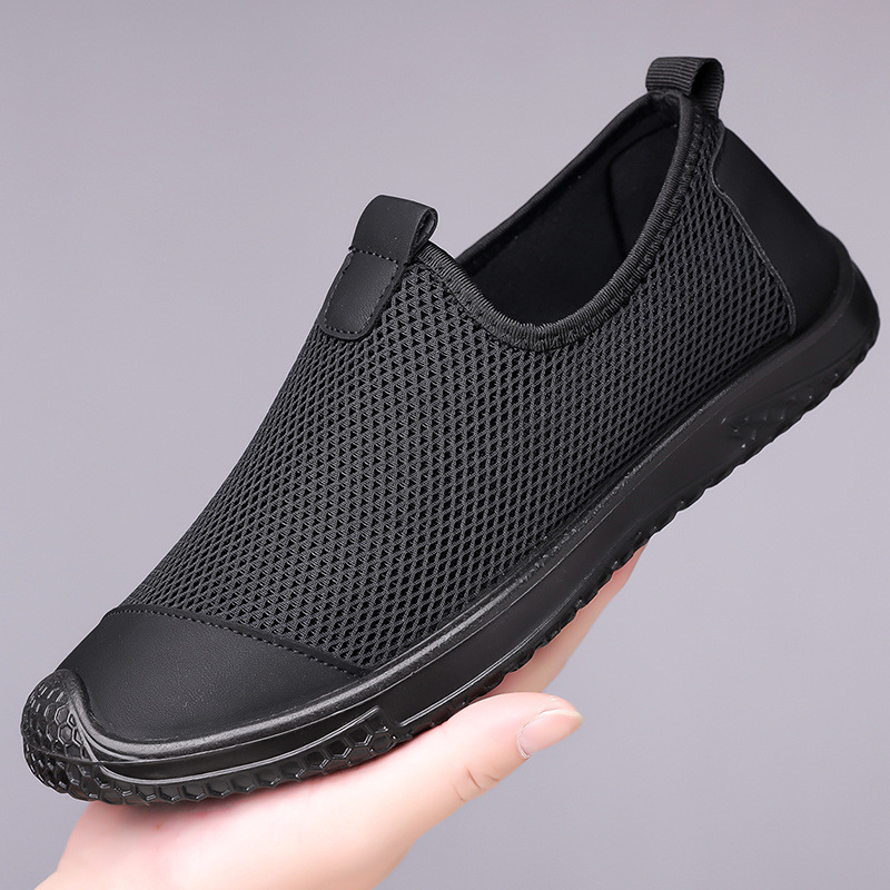 Vyriski slip-on bateliai iš tinklo viršaus, kvėpuojantys, su kaukolės raštu, žemas profilis, gumos padas