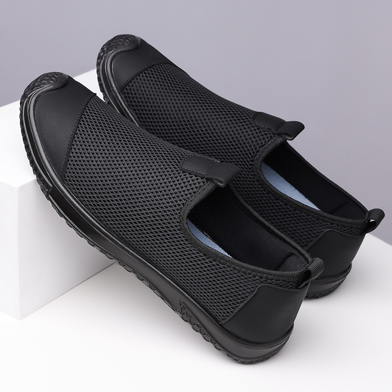 Vyriski slip-on bateliai iš tinklo viršaus, kvėpuojantys, su kaukolės raštu, žemas profilis, gumos padas