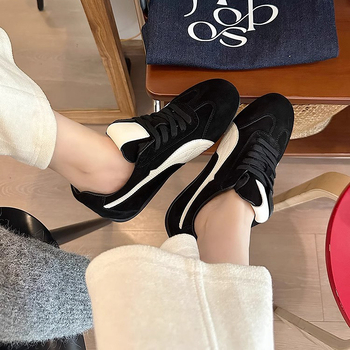 Γυναικείια παπούτσια προπόνησης από γνήσιο δέρμα, ρετρό στυλ, κορδόνια μπροστά, χαμηλό προφίλ, στρογυλή μύτη, καουτσούκ σόλα