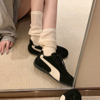 Γυναικείια παπούτσια προπόνησης από γνήσιο δέρμα, ρετρό στυλ, κορδόνια μπροστά, χαμηλό προφίλ, στρογυλή μύτη, καουτσούκ σόλα