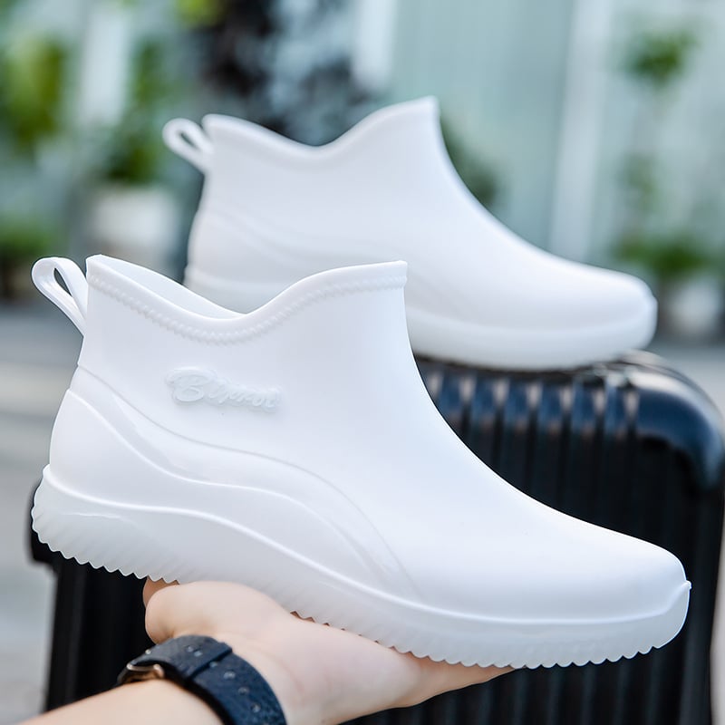 Moteriški trumpi lietaus batai - vandeniui atsparūs, neslystanti padas, PVC viršus, visoms metų laikams