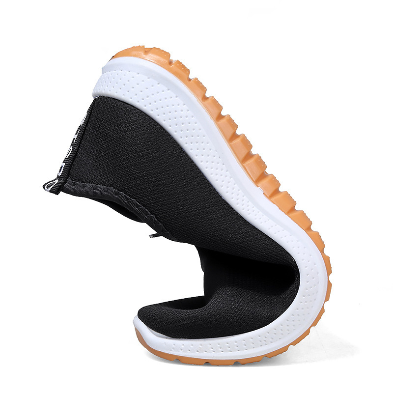 Unisex kvėpuojančios tinklinės viršutinės slip-on sportbačiai, lengvi, PVC padai, injekcinė technologija