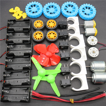 B medžiagų rinkinys, apie 140 komponentų: pavarų variklis, baterijų dėžutė, ratų modelio rinkinys