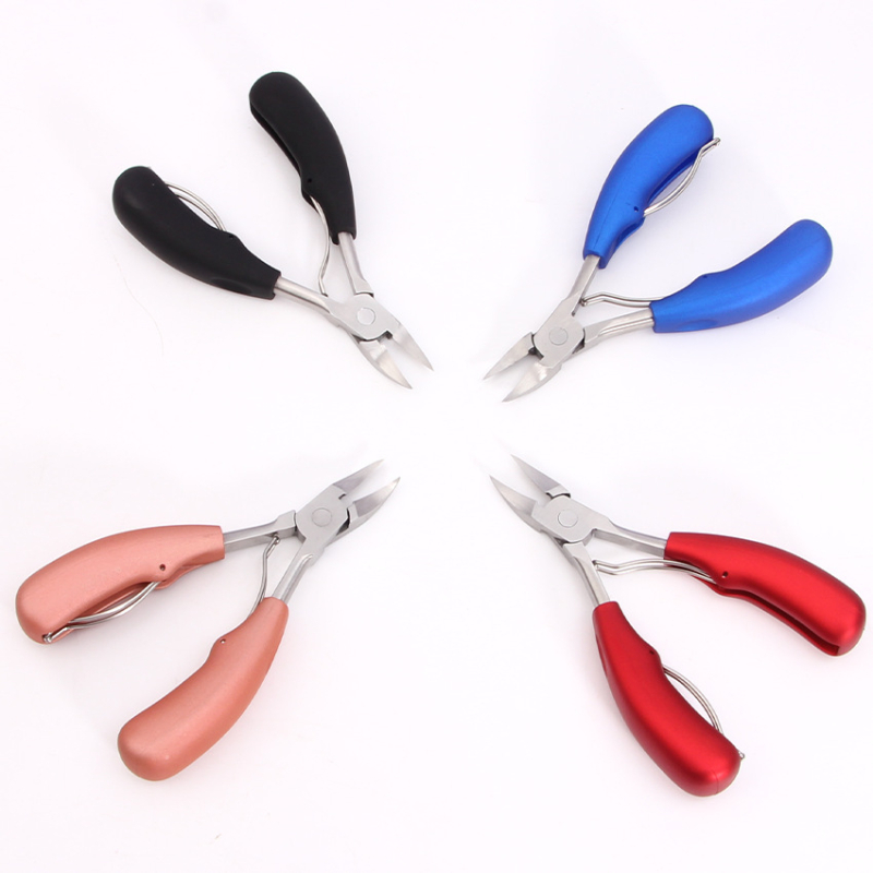 Nago griovelių žnyplės su plastiko rankena ir nerūdijančio plieno dantimis, skirtos manikiūrui ir pedikiūrui