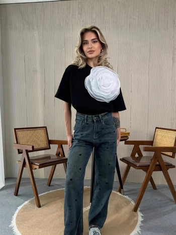 Ženski pamučni T‑shirt – okrugli izrez, kratki rukavi, slobodan kroj, srednja duljina, otisak cvijeća u obliku trube, casual japansko-korejski stil