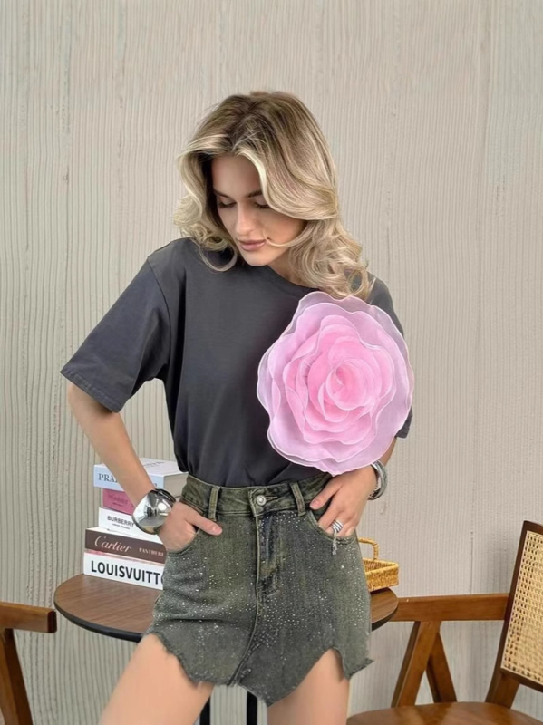 Ženski pamučni T‑shirt – okrugli izrez, kratki rukavi, slobodan kroj, srednja duljina, otisak cvijeća u obliku trube, casual japansko-korejski stil