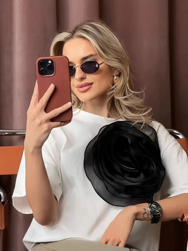 Ženski pamučni T‑shirt – okrugli izrez, kratki rukavi, slobodan kroj, srednja duljina, otisak cvijeća u obliku trube, casual japansko-korejski stil