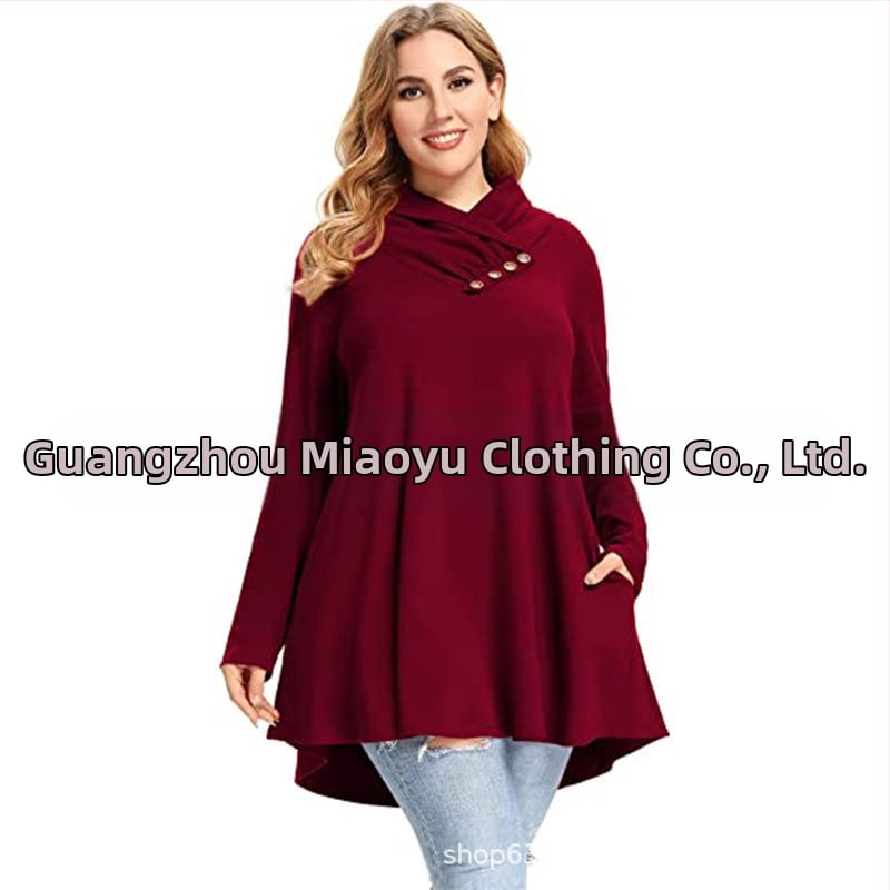 Moteriška palaidinė su ilgomis rankovėmis iš poliesterio, įstrižinė apykaklė, laisvas kirpimas, vienos spalvos raštas