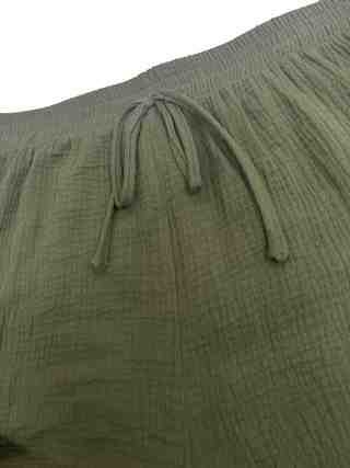 Moterys plačios kelnės su aukšta juosmeniu, medvilnės-poliesterio mišinio audinys, mikroelastika, plisė tekstūra, kasdienio japonų ir korėjiečių stiliaus.