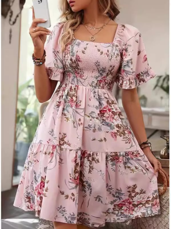 Rochie florală imprimată, decolteu pătrat, mâneci scurte plisate, fustă tip tort, poliester