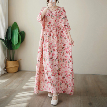 Φόρεμα μποέμ σιλουέτας oversized, ύφασμα από βαμβάκι και λινό, στρογγυλός λαιμός, μανίκια ημι-μακριά, μήκος midi