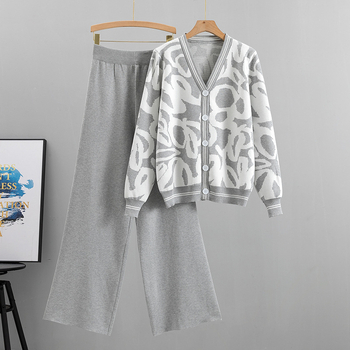 Σετ γυναικών δύο τεμαχίων: πλεκτός cardigan με λεοπάρ τύπωμα και παντελόνια φαρδιά, φθινόπωρο 2025, ζακάρ πλέξη, βισκόζη, casual ιαπωνο-κορεατικό στυλ