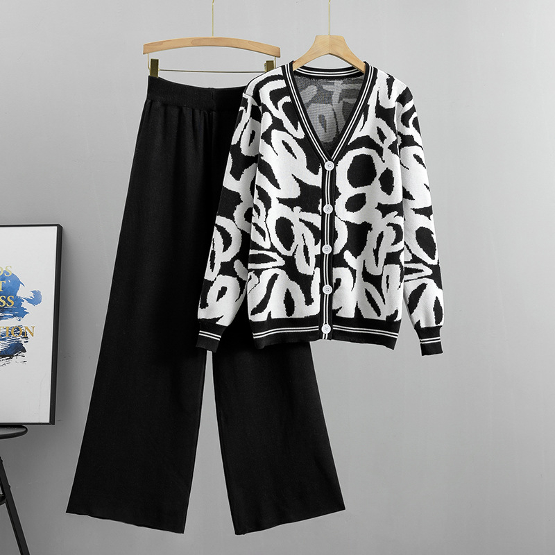 Ženski dvodijelni set: pleteni kardigan s leopard uzorkom i široke hlače, jesen 2025, žakardno pletenje, viskozna vlakna, ležerni japansko-korejski stil