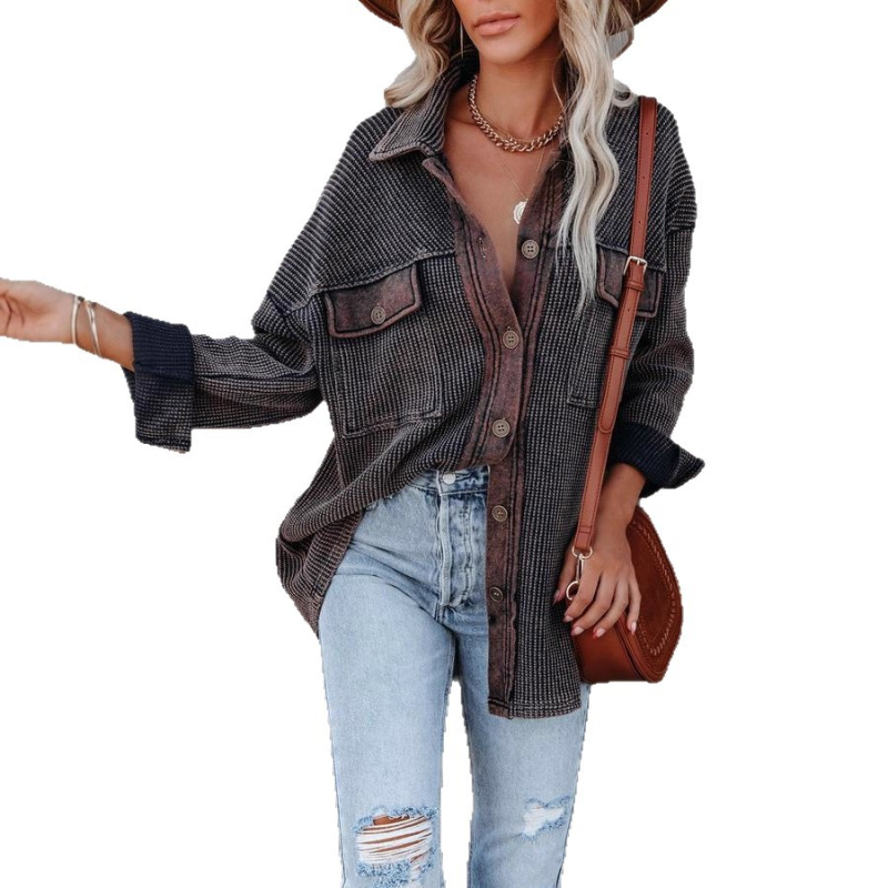 Kabát gallérral, lazított szabás, középhosszú, poliészter, brit stílus.