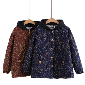 Moteriškas medvilniniu užpildytu paltu su gobtuvu, gėlėtas raštas, retro stilius, Korėjos įtaka, nacionalinis stilius, žiema 2022