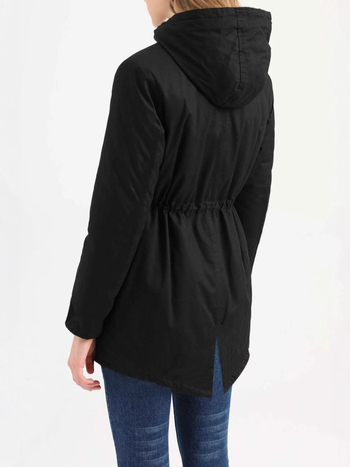 Moteriška vidutinio ilgio parka su gobtuvu, medvilnės užpildas, poliesterio-elastano audinys, stora, laisvas kirpimas, ilgos rankovės, užtrauktukas, žiema 2024