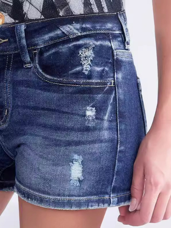 Γυναικείος ψηλόμεσος σορτς τζιν με σκισμένα και πλυμένα στοιχεία, 70–80% βαμβάκι, κάτω από 30% πολυεστέρας, λεύκανση, Καλοκαίρι 2024