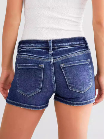 Γυναικείος ψηλόμεσος σορτς τζιν με σκισμένα και πλυμένα στοιχεία, 70–80% βαμβάκι, κάτω από 30% πολυεστέρας, λεύκανση, Καλοκαίρι 2024