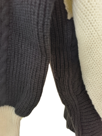 Moteriški megztinis su V kaklu ir kontrastiniu raštu, poliesteris, ilgos rankovės, nuleisti pečiai