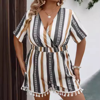 Ljetni romper sa širokim siluetu, otisak, materijal milk silk, 3/4 rukava, nagib ramena, sladak stil