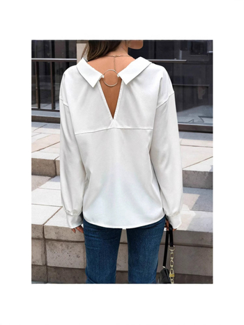 Košulja s metalnim lancem na ovratniku, otvorena leđa, dugi rukavi, patchwork detalj, poliester
