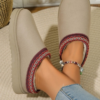 Moteriški žieminiai batai su stora padu, nubuko viršus, pūkuotos pamušalas iš dirbtinio pūko, vidpadis iš dirbtinės vilnos, žemas kulnas 1–3 cm