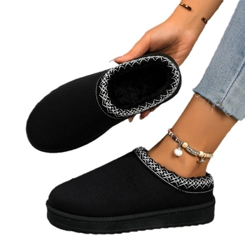 Moteriški žieminiai batai su stora padu, nubuko viršus, pūkuotos pamušalas iš dirbtinio pūko, vidpadis iš dirbtinės vilnos, žemas kulnas 1–3 cm