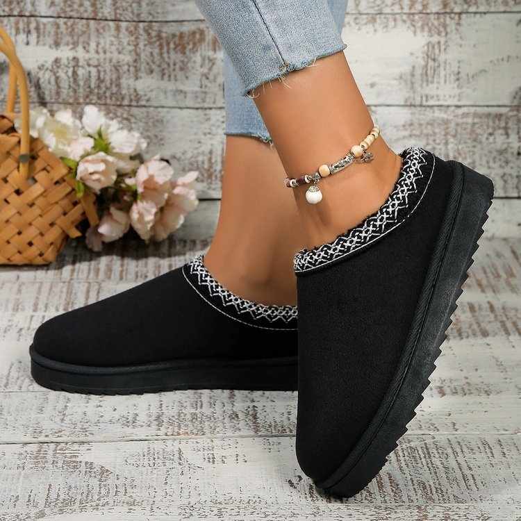 Moteriški žieminiai batai su stora padu, nubuko viršus, pūkuotos pamušalas iš dirbtinio pūko, vidpadis iš dirbtinės vilnos, žemas kulnas 1–3 cm