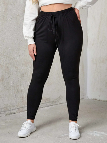 Moterų leginsai su raišteliu sportui ir kasdienai, elastinga juosmens, trumpas ilgis, Milk Silk audinys, 95% poliesteris + spandeks <30%, ruduo 2024