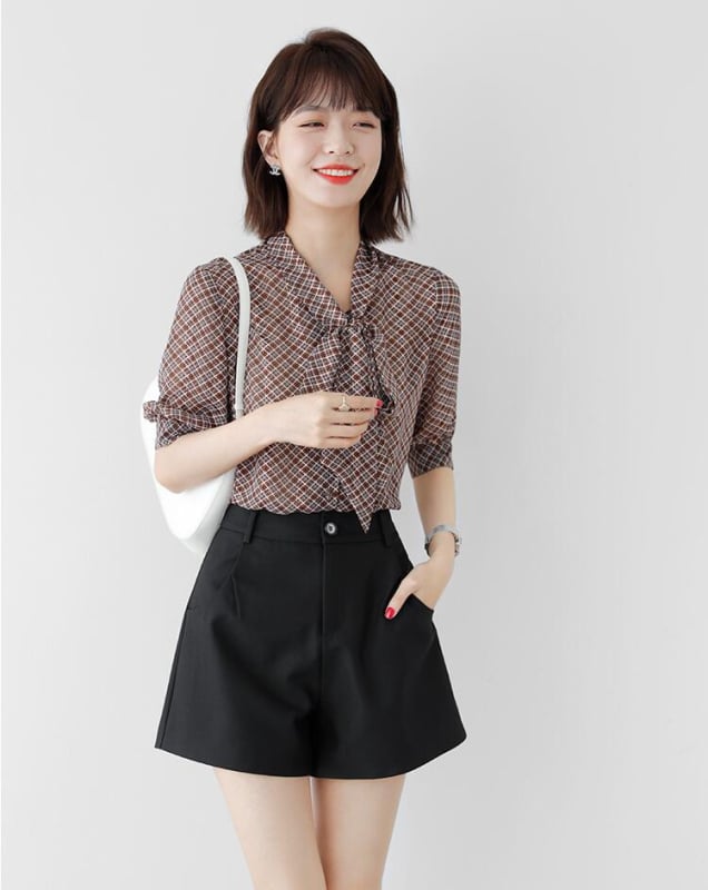 Kasdieninės moterų aukšto juosmens, tiesaus kirpimo kelnės — poliesterio-viskozės mišinys, 50–70% poliesterio, vasara 2025