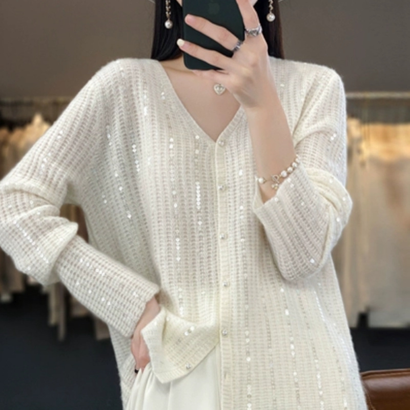 Cardigan tricotat cu paiete, decolteu în V – croială lejeră, mâneci lungi, grosime medie, închidere cu nasturi pe o linie, Primăvara 2025