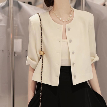 Moteriškas mantos iš triacetato pluošto su dekoratyviniais mygtukais, apvalus kaklo iškirptė, pusiau rankovė, 95% triacetato turinys, miesto stiliaus moterims