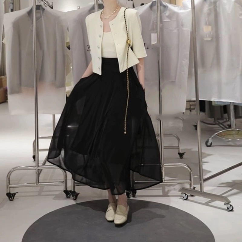 Moteriškas mantos iš triacetato pluošto su dekoratyviniais mygtukais, apvalus kaklo iškirptė, pusiau rankovė, 95% triacetato turinys, miesto stiliaus moterims