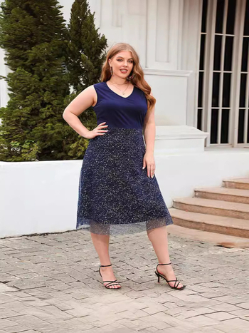 Рокля с V-образно деколте, без ръкави, А‑линия, висока талия, смес от полиестер и акрил