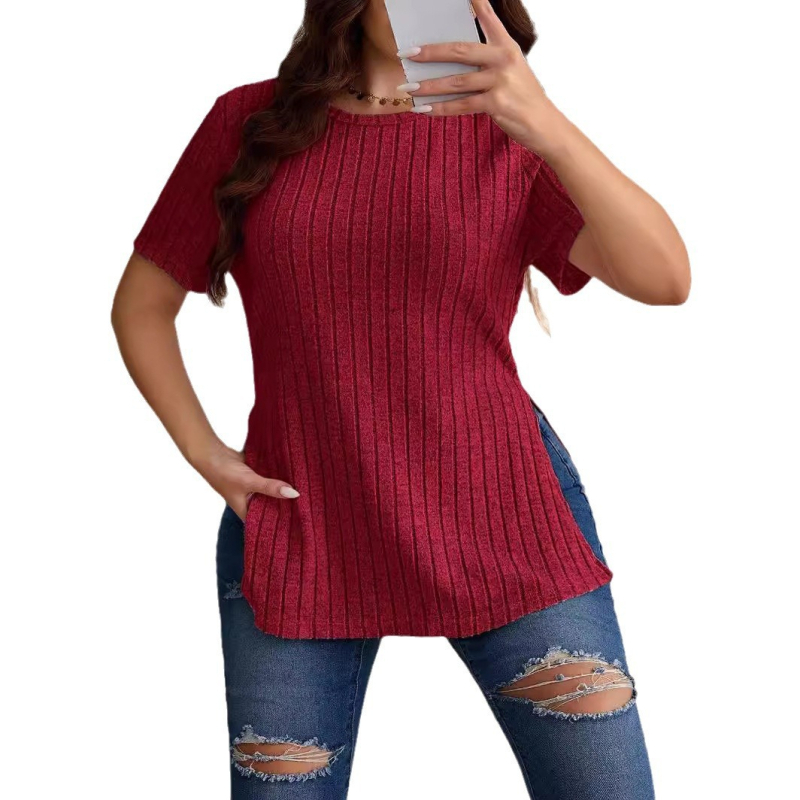 Moteriškas viršus iš riboto pynimo megztinio su apvaliu kaklu, trumpomis rankovėmis, šoninis įkirpimas; poliesteris 90–95%, spandeks <30%