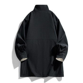 Geacă fără guler; fermoar frontal; mâneci lungi; lungime standard; poliester