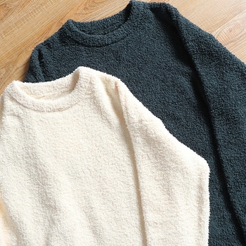 Vyriskas laisvo kirpimo megztinis su apvaliu kaklu, jacquard raštas, ilgos rankovės, poliesterio sudėtis 91–95%, žiemos modelis 2024