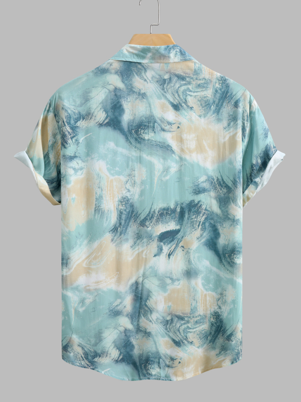 Мъжка риза от вискоза с флорален принт, къс ръкав, лафел яка, тесен силует.