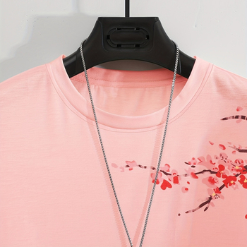 Vyrų kasdieniai marškinėliai su nacionalinės stilistikos atspaudu, trumpomis rankovėmis, apvalus kaklas, poliesterio audinys (>95%), vasara 2024